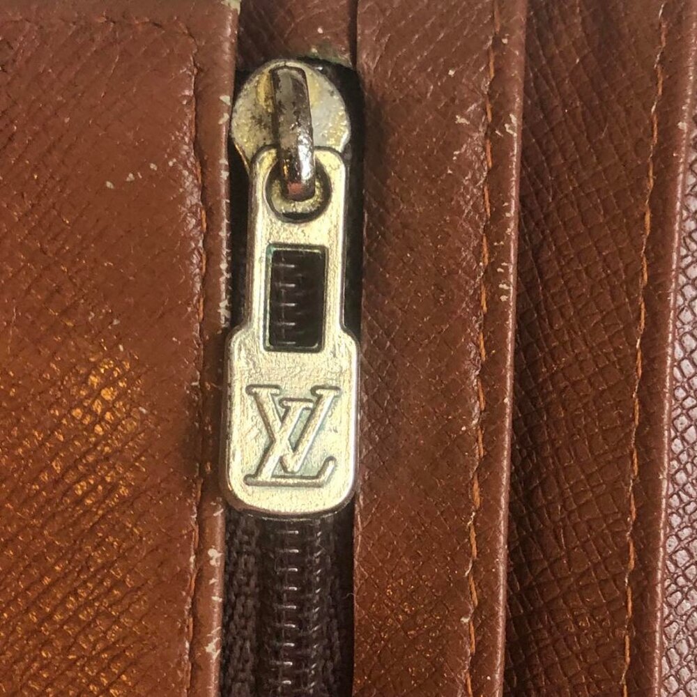 LOUIS VUITTON Vintage LV Monogram Canvas Bifold Wallet Made in France MSRP $800 - Picture 6 of 16